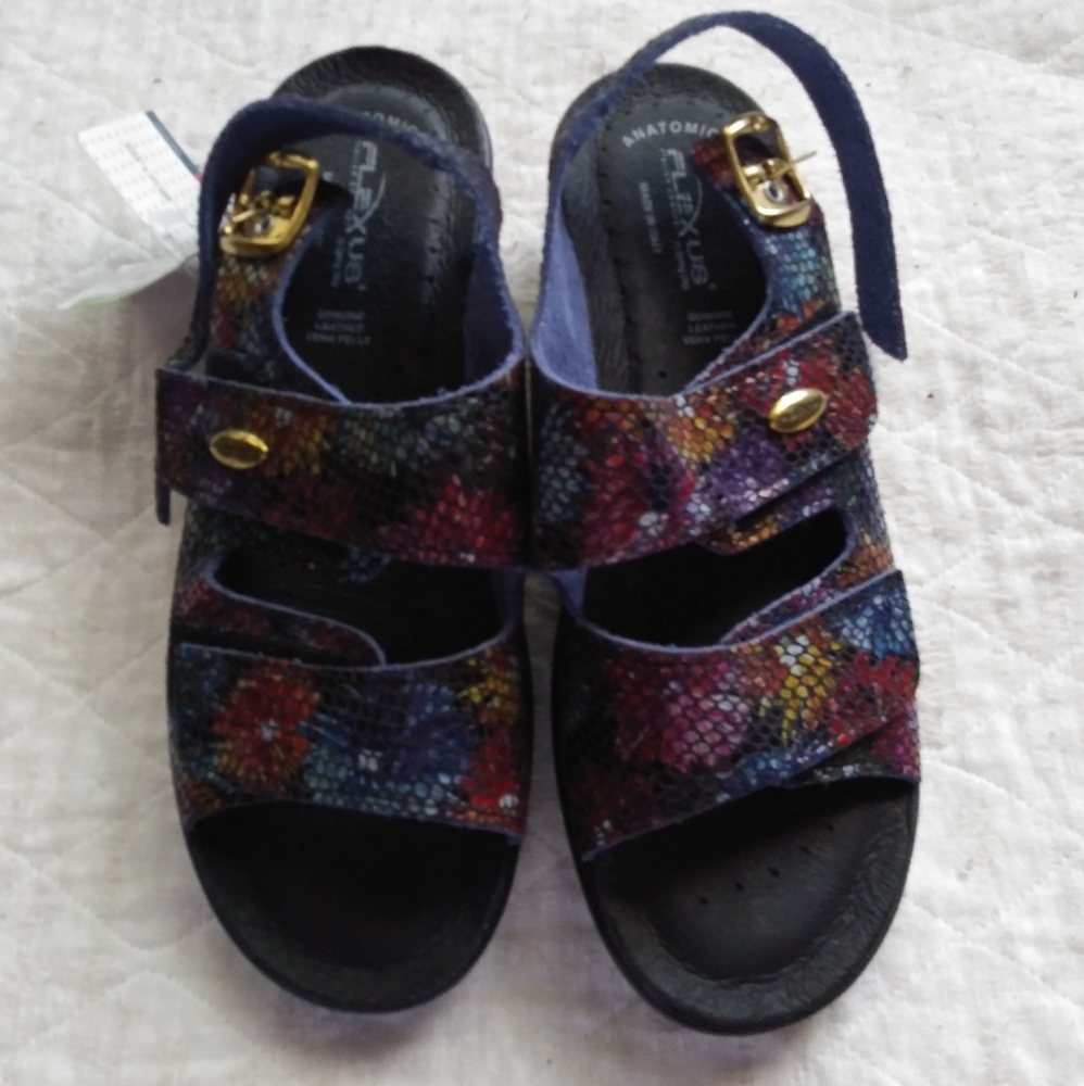 Italian Flexus Rainbow Sandals New